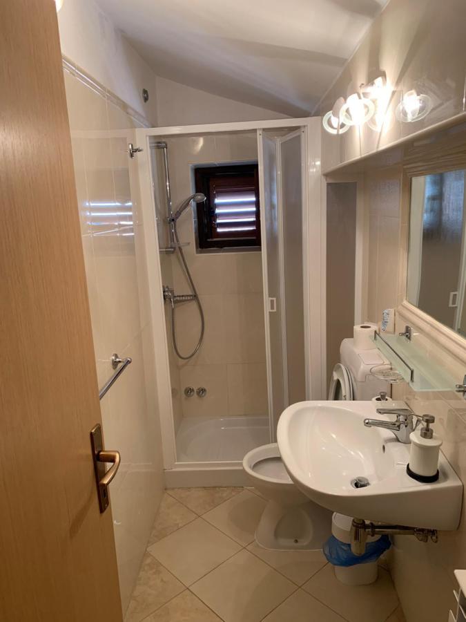 Vila Albatros Bed & Breakfast Rovinj Exterior photo
