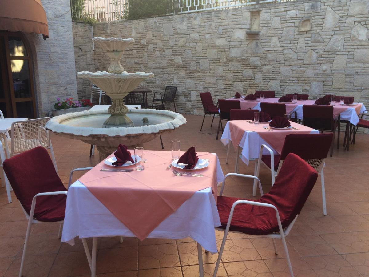 Vila Albatros Bed & Breakfast Rovinj Exterior photo