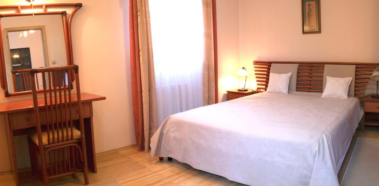 Vila Albatros Bed & Breakfast Rovinj Exterior photo